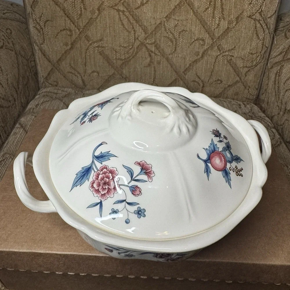 Wedgwood‎ WILLIAMSBURG POTPOURRI 8 1/2